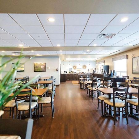 Best Western Plus Lacombe Inn&Suites Extérieur photo