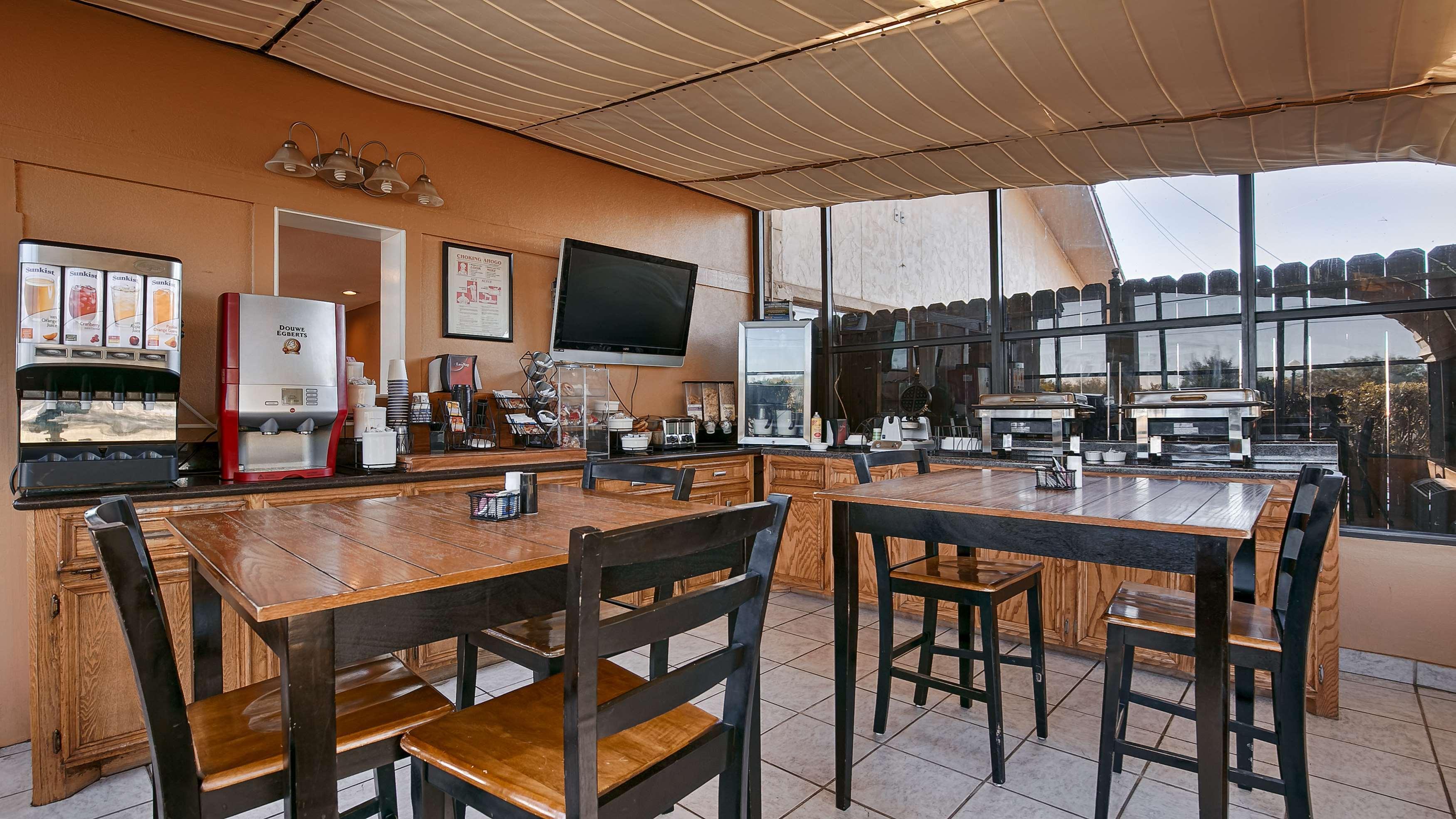 Best Western Plus Lacombe Inn&Suites Extérieur photo