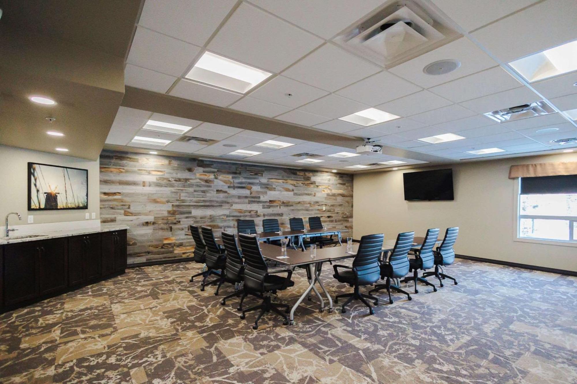 Best Western Plus Lacombe Inn&Suites Extérieur photo