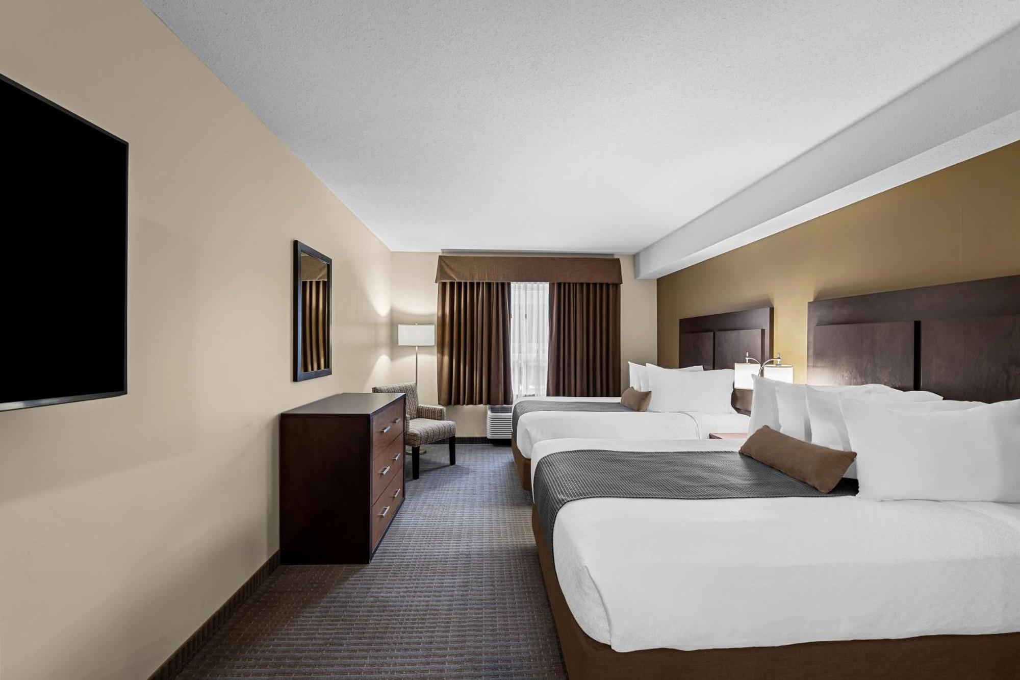 Best Western Plus Lacombe Inn&Suites Extérieur photo