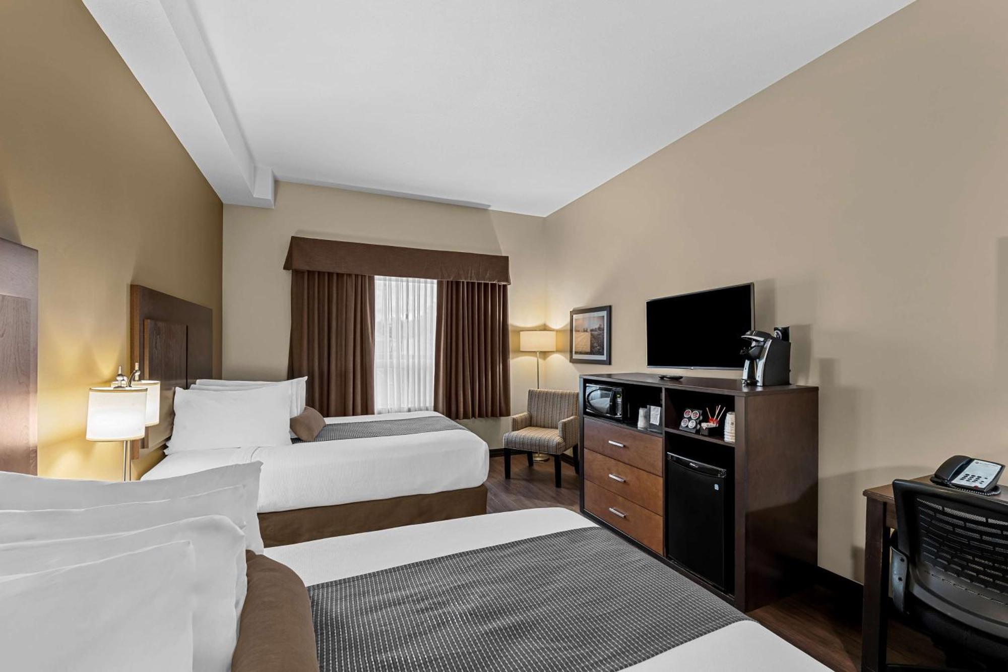 Best Western Plus Lacombe Inn&Suites Extérieur photo