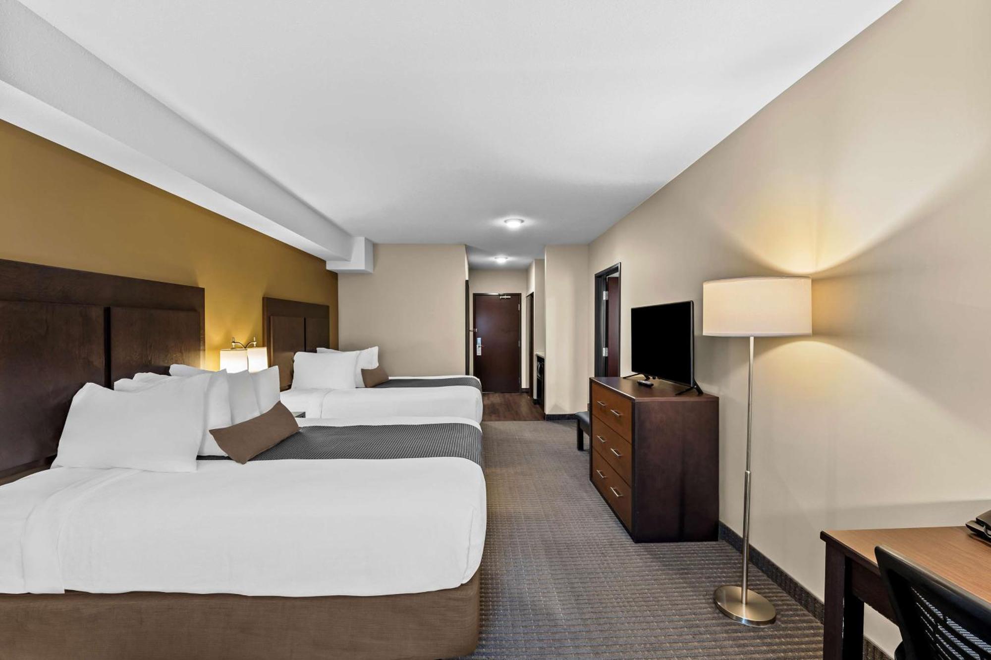 Best Western Plus Lacombe Inn&Suites Extérieur photo
