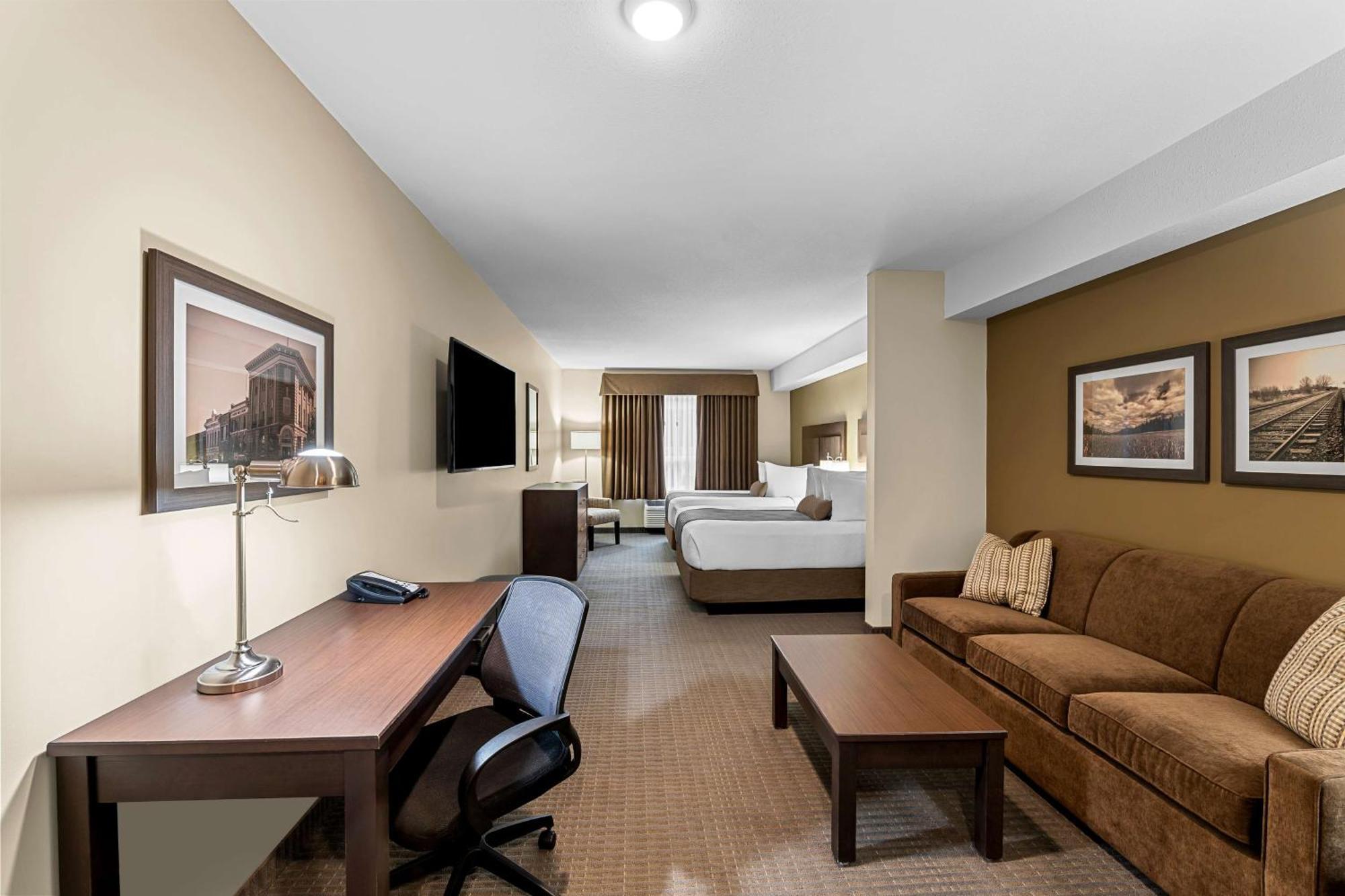 Best Western Plus Lacombe Inn&Suites Extérieur photo
