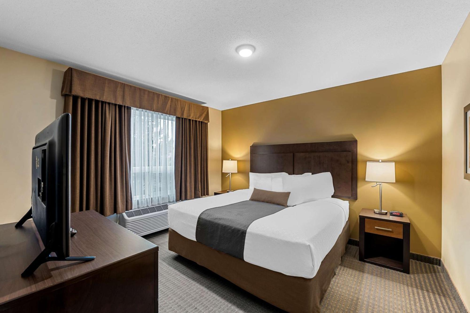 Best Western Plus Lacombe Inn&Suites Extérieur photo